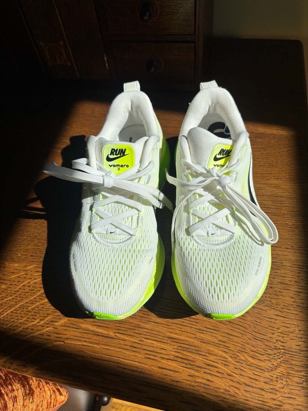 Nike Vomero 18 White Electric Green Volt Running Shoes-6 - Picture 5 of 12
